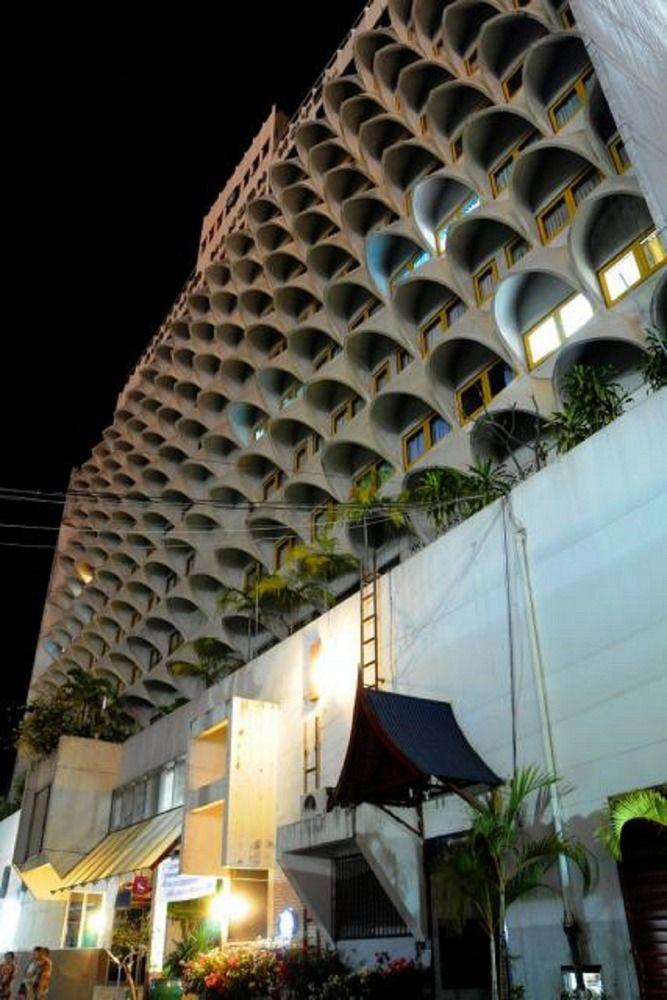 Amarin Nakorn Hotel Phitsanulok Buitenkant foto