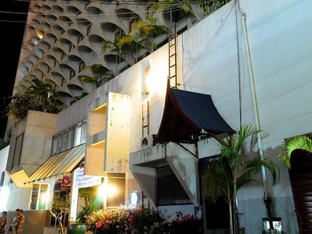 Amarin Nakorn Hotel Phitsanulok Buitenkant foto