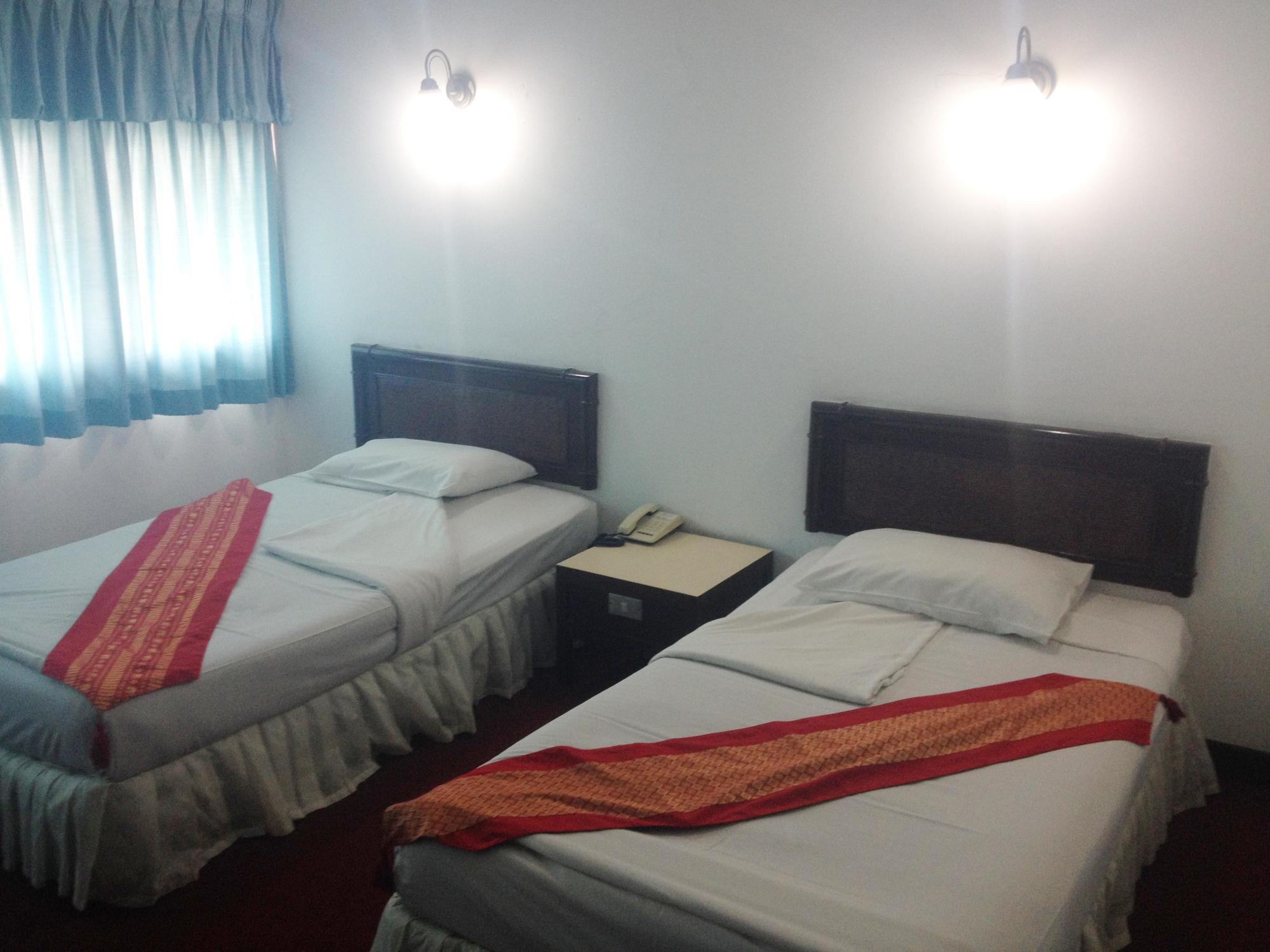 Amarin Nakorn Hotel Phitsanulok Buitenkant foto