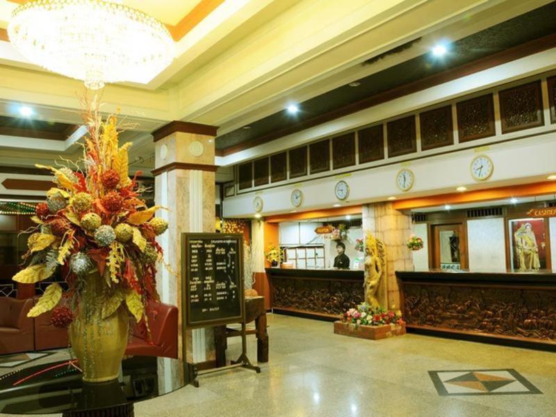 Amarin Nakorn Hotel Phitsanulok Buitenkant foto