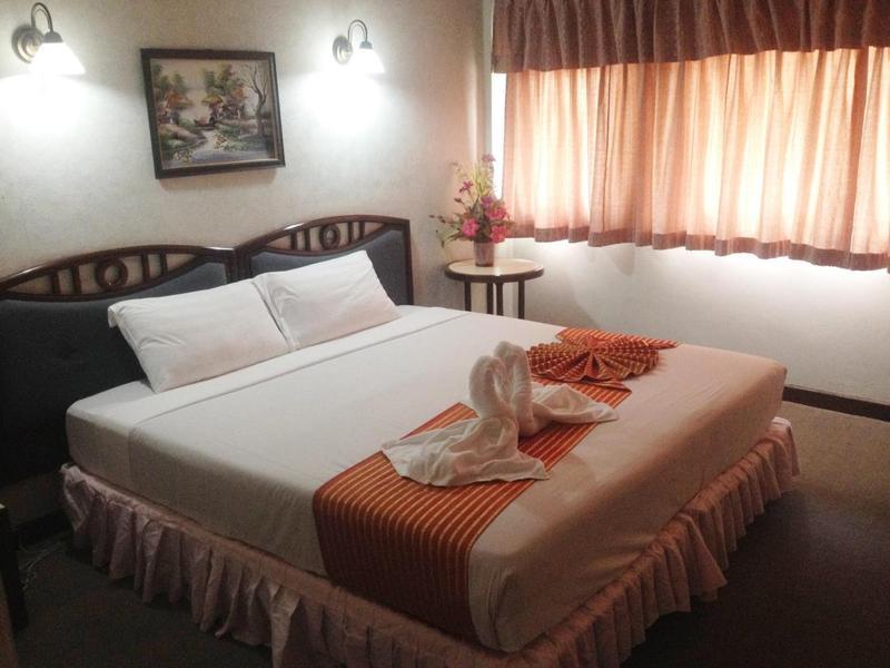 Amarin Nakorn Hotel Phitsanulok Buitenkant foto