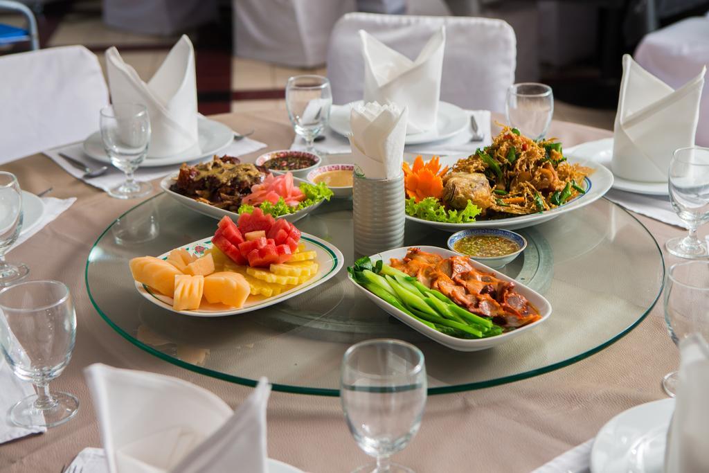 Amarin Nakorn Hotel Phitsanulok Buitenkant foto