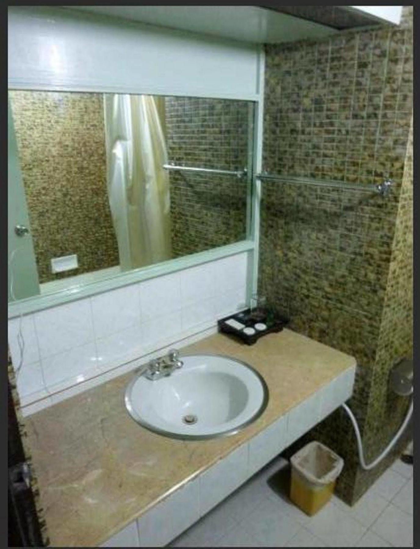 Amarin Nakorn Hotel Phitsanulok Buitenkant foto