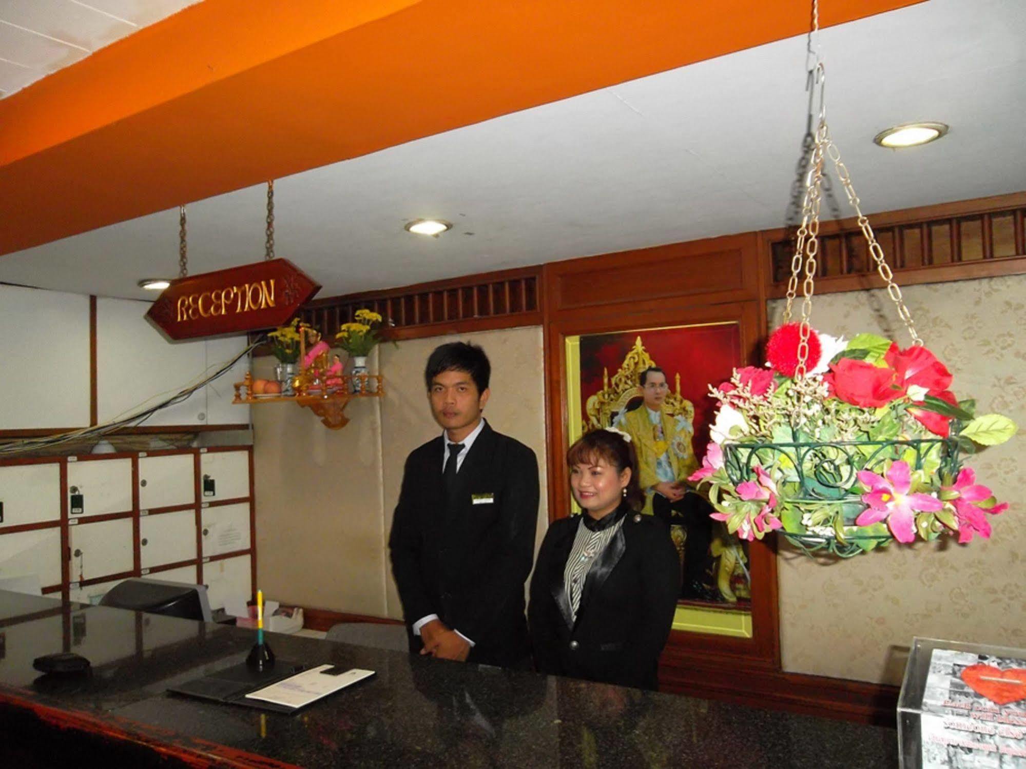 Amarin Nakorn Hotel Phitsanulok Buitenkant foto